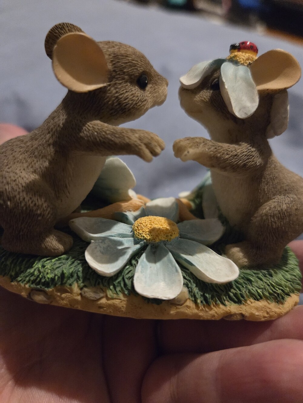 Charming Tails - Picture 2 of 3